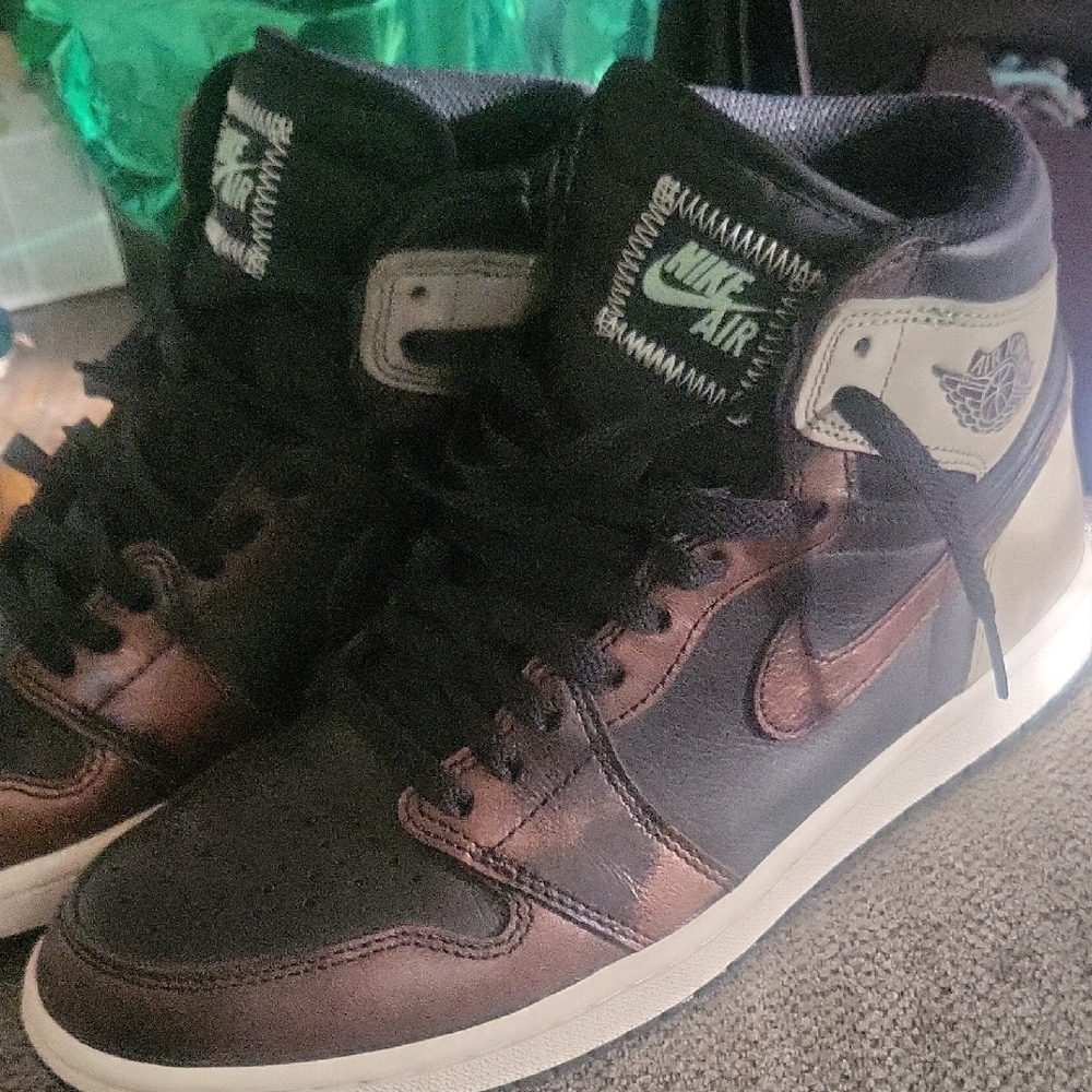 Nike Men’s High-Top Sneakers — Black & Metallic Brown
